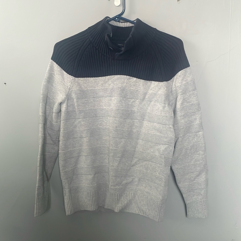 Tommy Hilfiger Children’s XL 16-18 button pullover two color cardigan prep